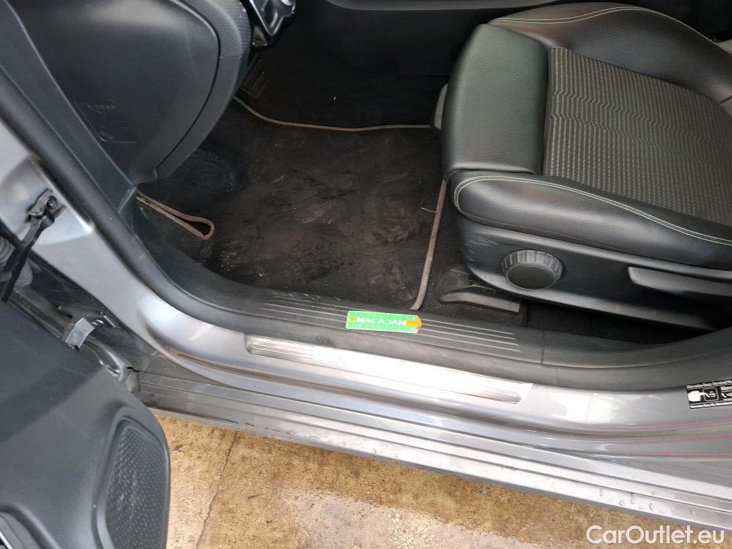  Mercedes  CLA-Klasse MERCEDES-BENZ CLA Coupe  2019  4P  Coupé CLA 180 d Business Line BA8 #22