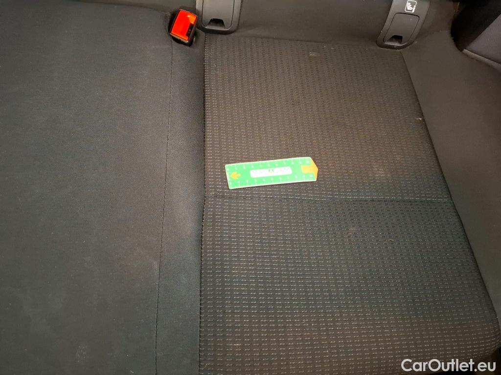  Nissan  Qashqai NISSAN  / 2021 / 5P / Crossover 1.3 MHEV 140 Visia #13