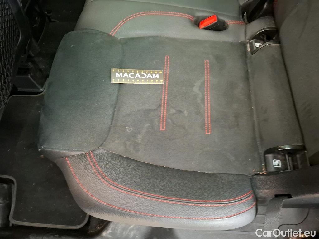  Mercedes  GLB MERCEDES-BENZ  / 2019 / 5P / SUV  200 d AMG Line #26