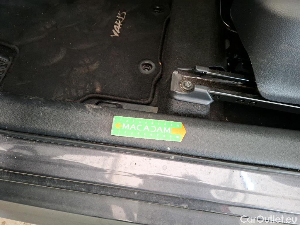  Toyota  Yaris TOYOTA  Hybride / 2019 / 5P / Berline Hybride 116h Dynamic Business Beyond Zer #7