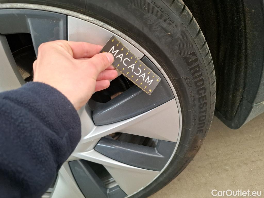  Tesla  Model Y TESLA  / 2020 / 5P / SUV Grand Autonomie Dual Motor AWD #33