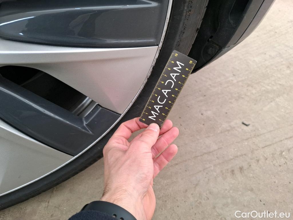  Tesla  Model Y TESLA  / 2020 / 5P / SUV Grand Autonomie Dual Motor AWD #39