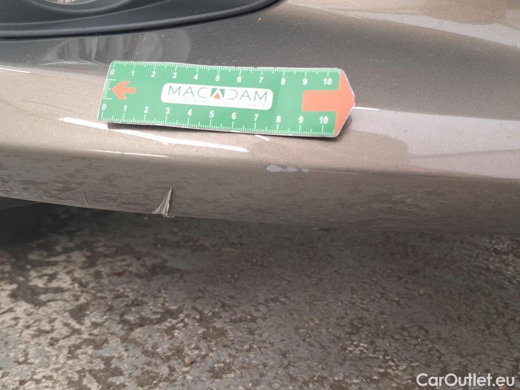  Toyota  Yaris TOYOTA  Hybride / 2019 / 5P / Berline Hybride 116h Dynamic Business Stage Acad #6