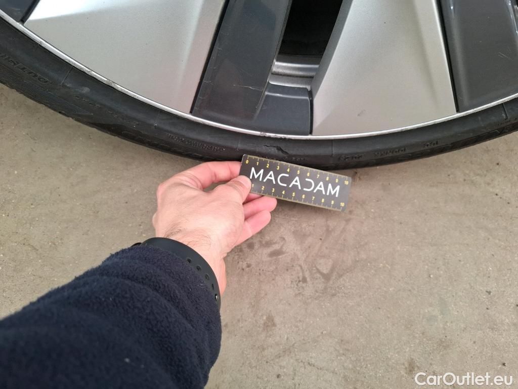  Tesla  Model Y TESLA  / 2020 / 5P / SUV Grand Autonomie Dual Motor AWD #3