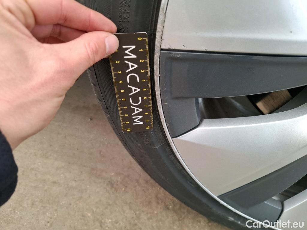  Tesla  Model Y TESLA  / 2020 / 5P / SUV Grand Autonomie Dual Motor AWD #29