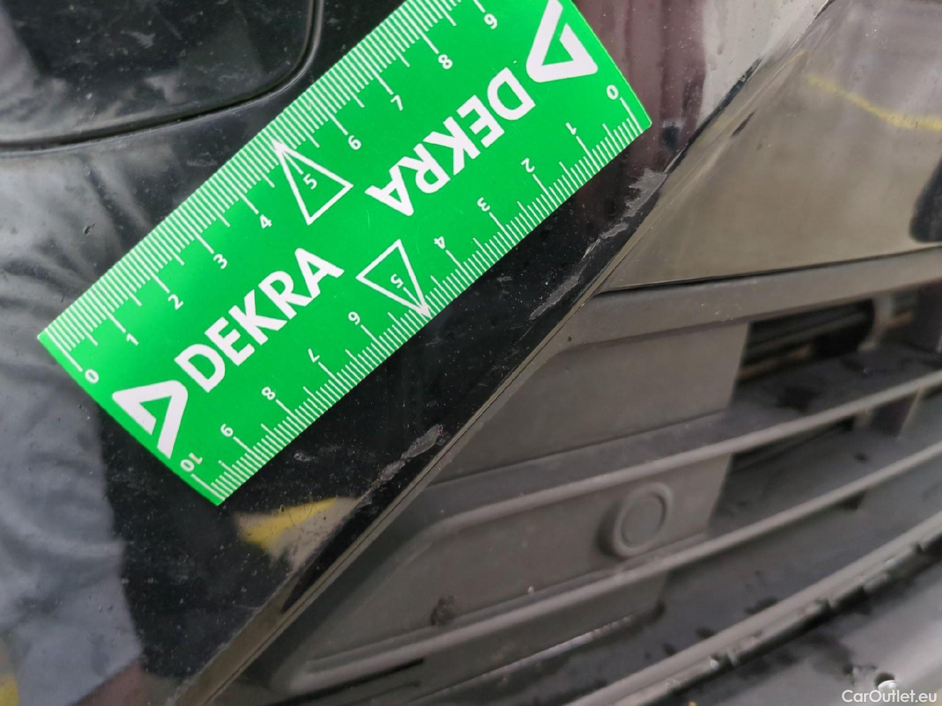  Volvo  XC 40 VOLVO XC40 / 2022 / 5P / SUV Recharge T4 211 DCT7 Start #28