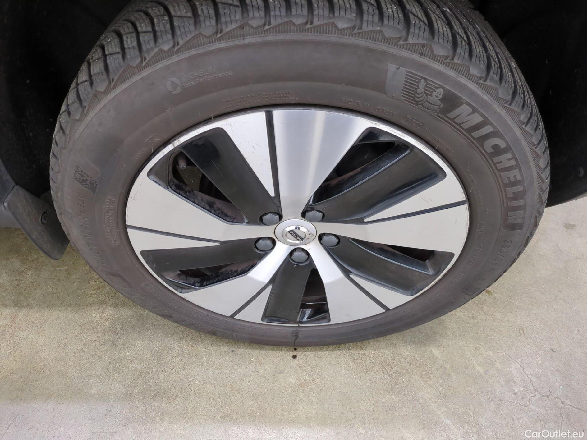  Volvo  XC 40 VOLVO XC40 / 2022 / 5P / SUV Recharge T4 211 DCT7 Start #3