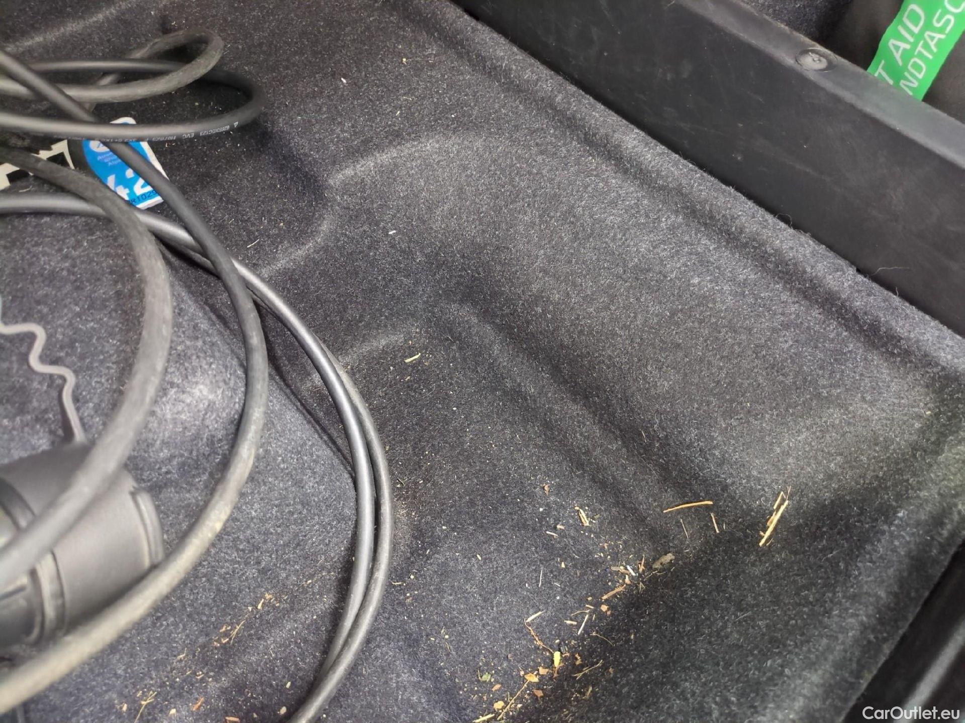  Volvo  XC 40 VOLVO XC40 / 2022 / 5P / SUV Recharge T4 211 DCT7 Start #6