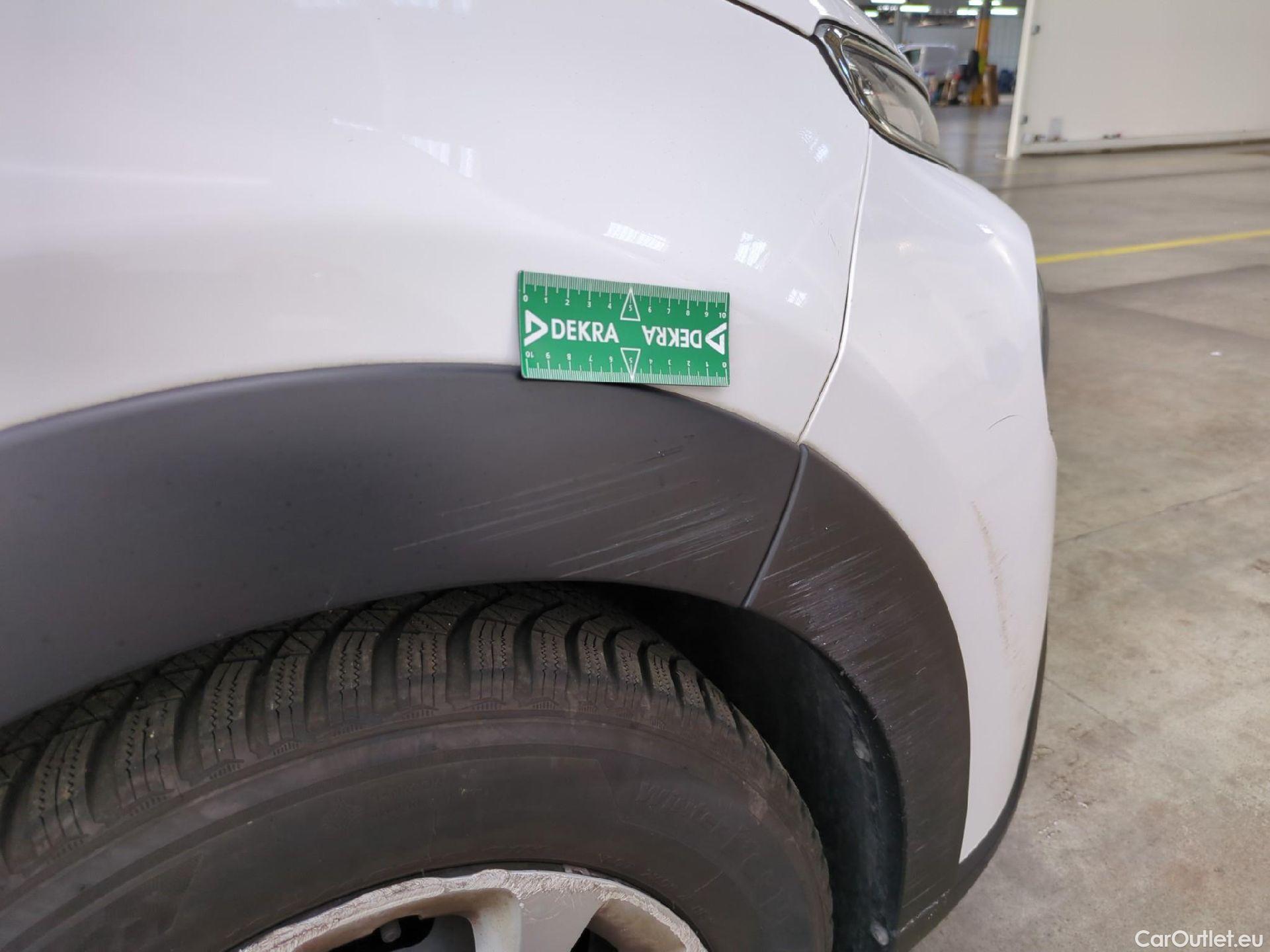  Citroen  C3  Société Feel Nav 1.5 BlueHDI 100CV BVM5 E6dT #8