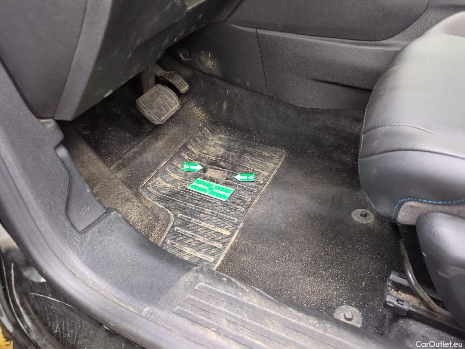  Citroen  C4 CITROEN  X / 2022 / 4P / Berline PureTech 130 S&S EAT8 Feel Pack #1