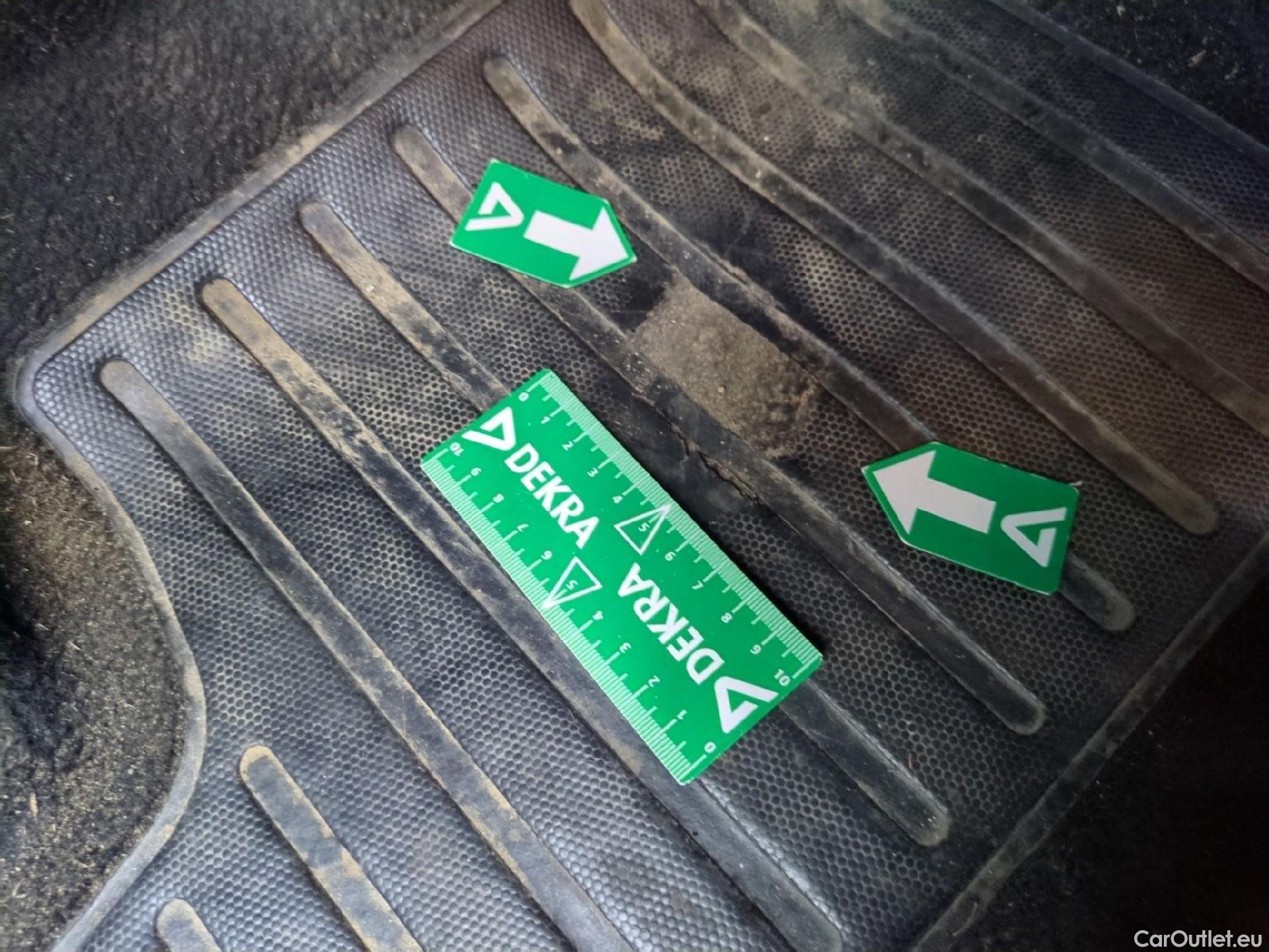  Citroen  C4 CITROEN  X / 2022 / 4P / Berline PureTech 130 S&S EAT8 Feel Pack #2