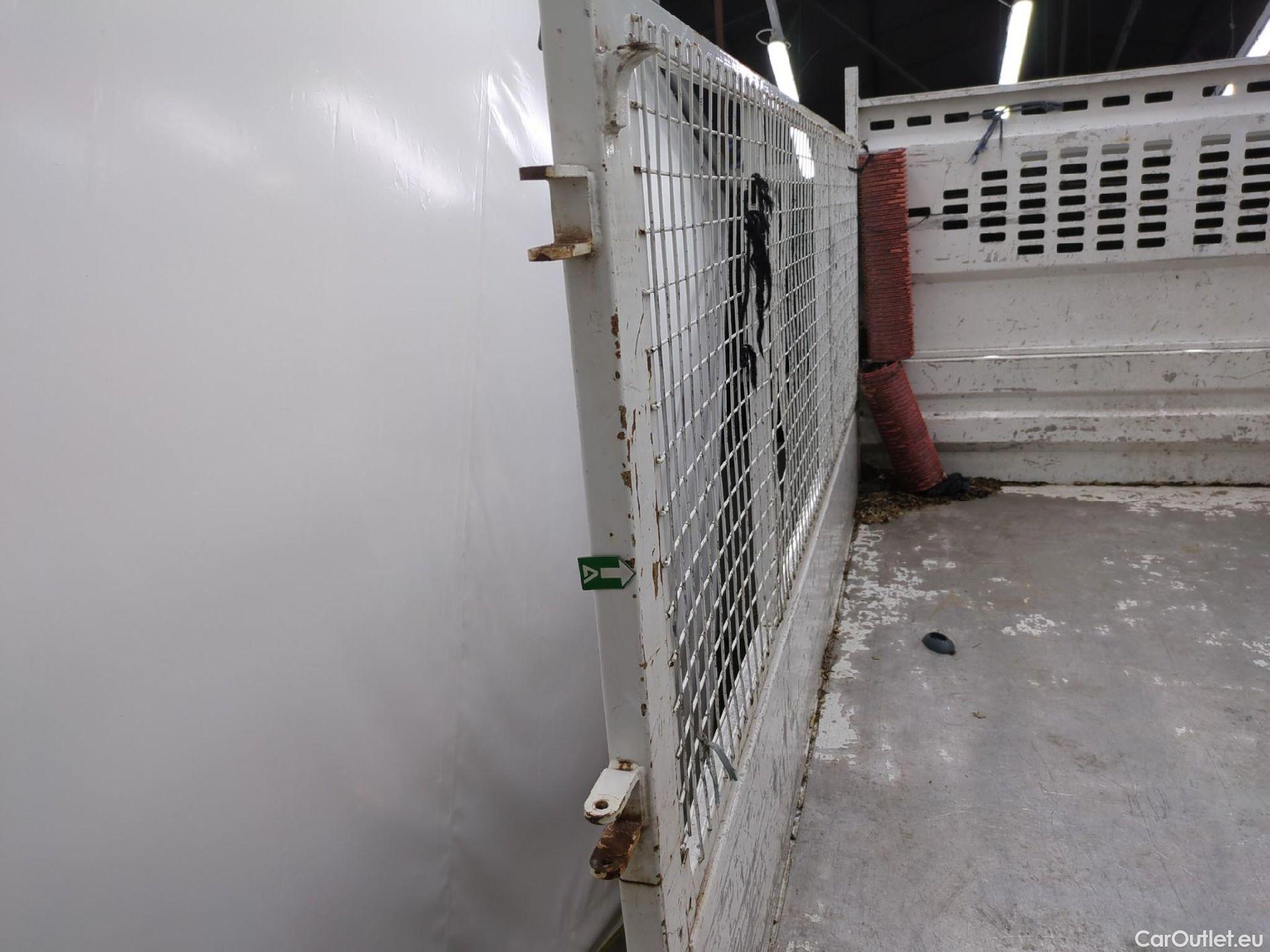  Peugeot  Boxer PEUGEOT  Chassis Cabine DC VU 4p Châssis double cabi BLUEHDI 130 PRO SR 435 L3 #24