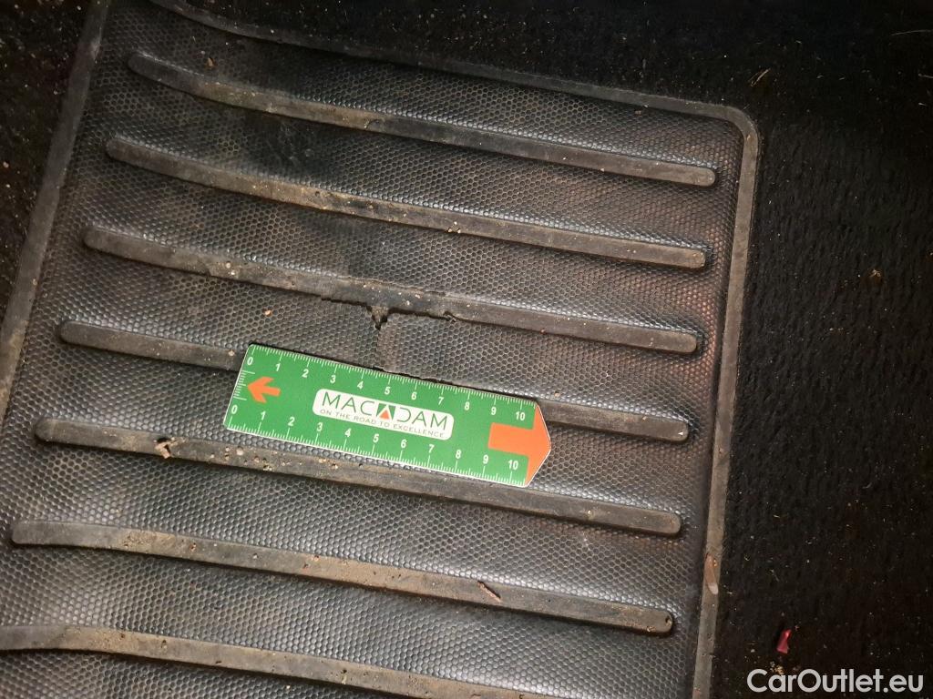  Peugeot  208  Allure Business 1.5 HDi 100CV BVM6 E6d #36