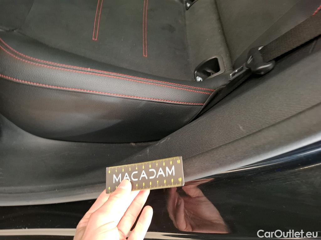  Mercedes  GLA MERCEDES-BENZ  / 2020 / 5P / SUV  250 e AMG LINE DCT #38