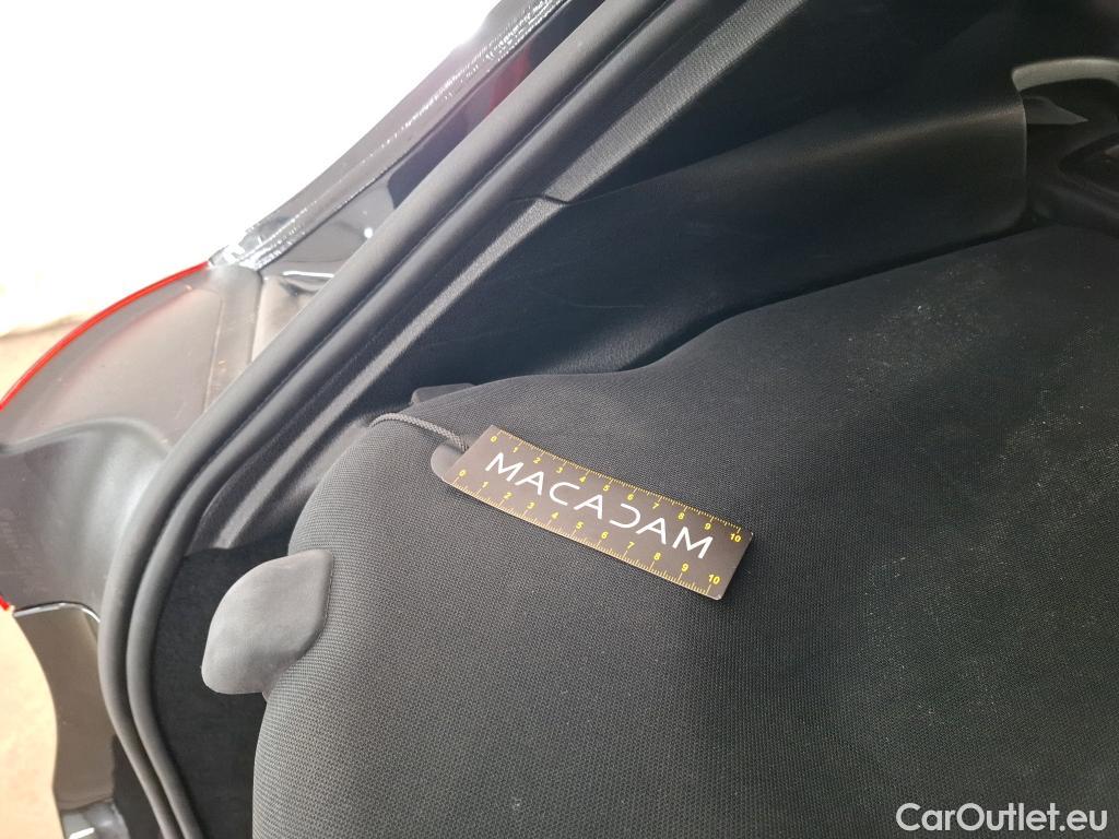  Mercedes  GLA MERCEDES-BENZ  / 2020 / 5P / SUV  250 e AMG LINE DCT #40