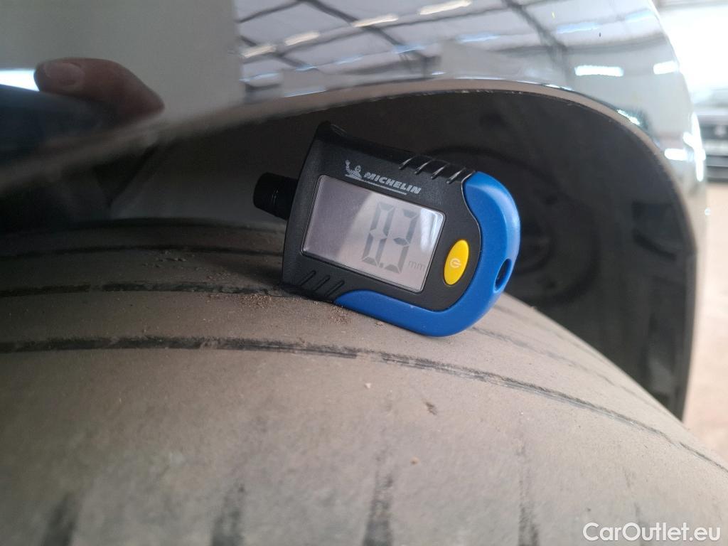  Mercedes  A-Klasse MERCEDES-BENZ Classe A Compact / 2018 / 5P / Berline A 180 Progressive Line 7G-DCT #40