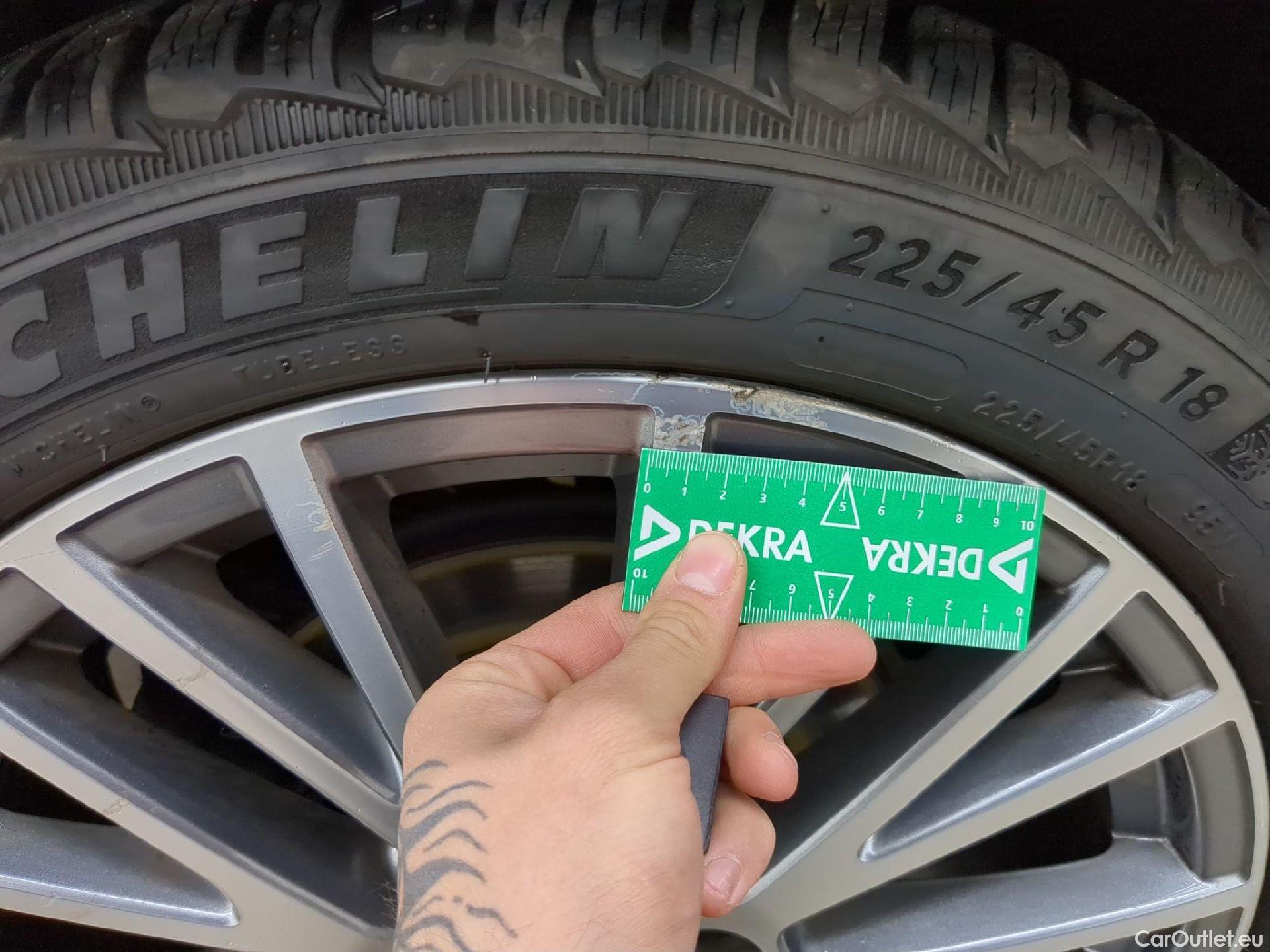  Mercedes  CLA-Klasse MERCEDES-BENZ CLA Shooting Brake / 2019 / 5P / Break CLA 200 d Progressive Line BA8 #15