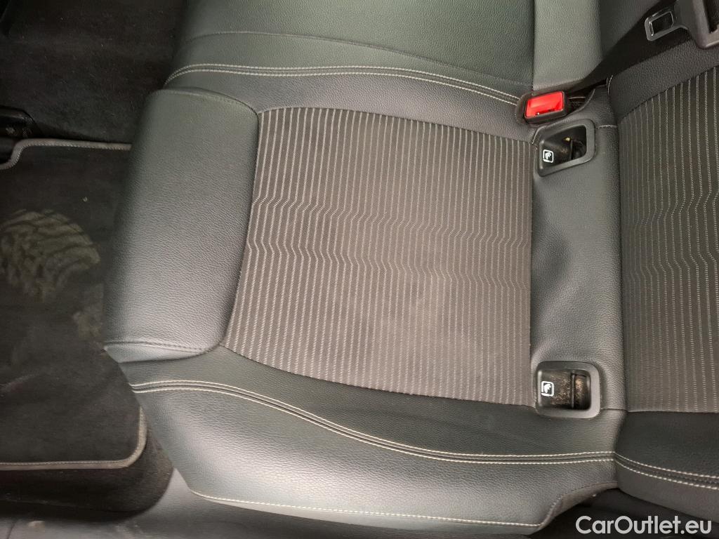  Mercedes  A-Klasse MERCEDES-BENZ Classe A Compact / 2018 / 5P / Berline A 180 Progressive Line 7G-DCT #48