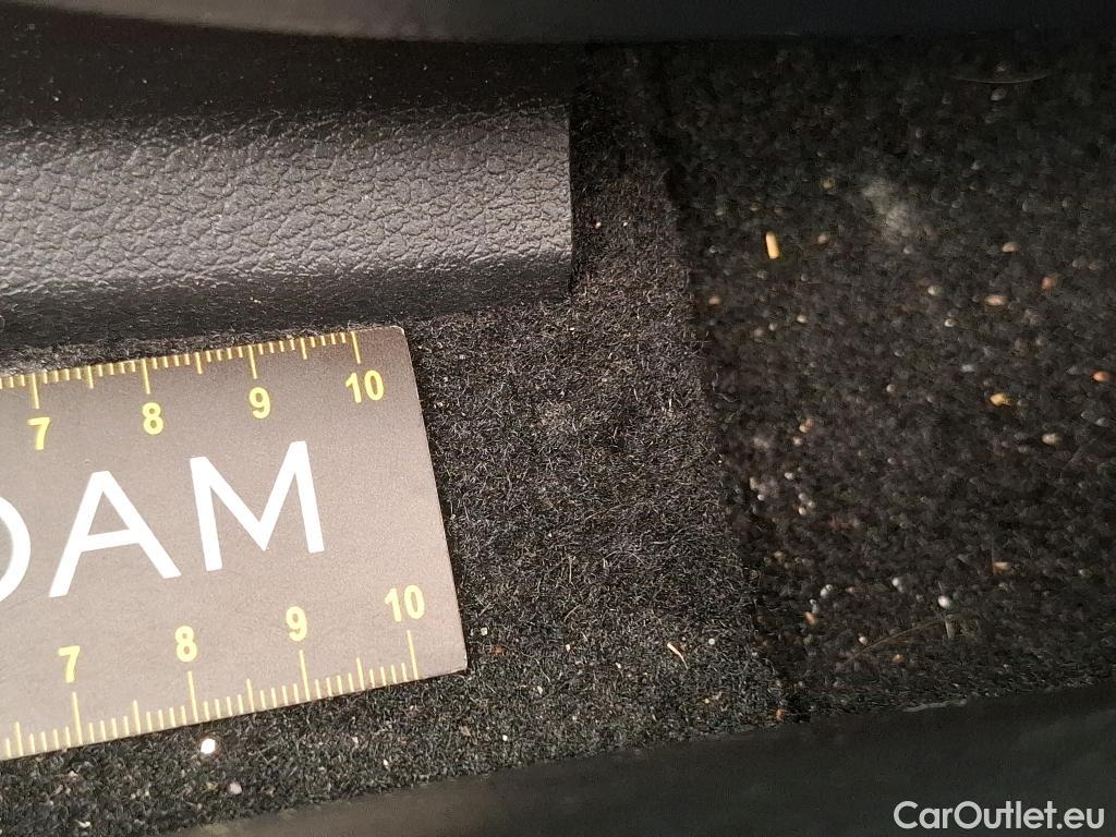  Mercedes  A-Klasse MERCEDES-BENZ Classe A Compact / 2018 / 5P / Berline A 180 Progressive Line 7G-DCT #43