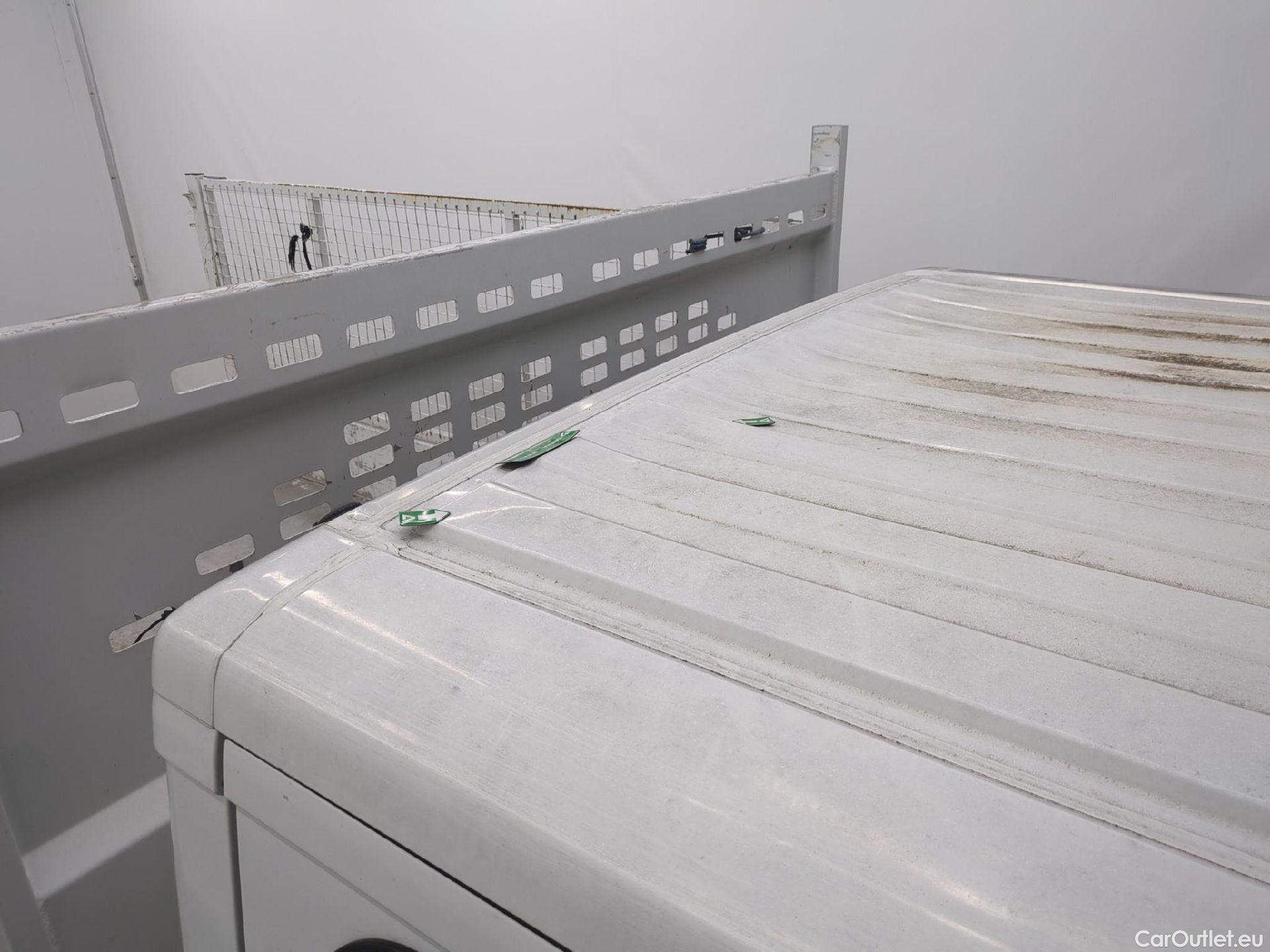  Peugeot  Boxer PEUGEOT  Chassis Cabine DC VU 4p Châssis double cabi BLUEHDI 130 PRO SR 435 L3 #56