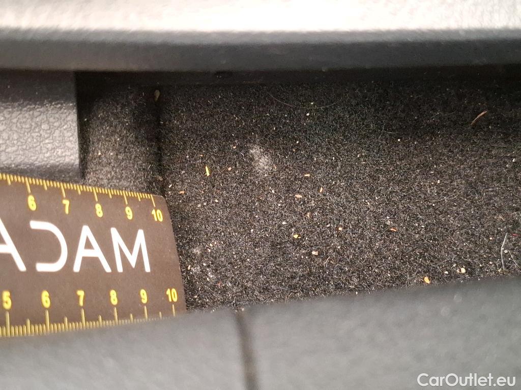  Mercedes  A-Klasse MERCEDES-BENZ Classe A Compact / 2018 / 5P / Berline A 180 Progressive Line 7G-DCT #44