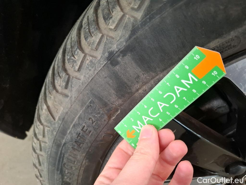  Volvo  XC 40 VOLVO XC40 / 2022 / 5P / SUV Recharge T5 262 DCT7 Ultimate #13