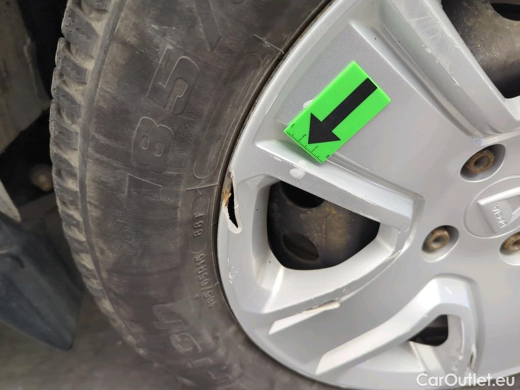  Dacia  Logan 0.9 TCe 90CP Laureate_Groupama #28