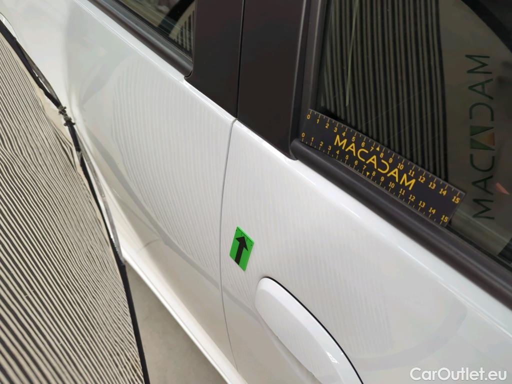  Dacia  Logan 0.9 TCe 90CP Laureate_Groupama #38