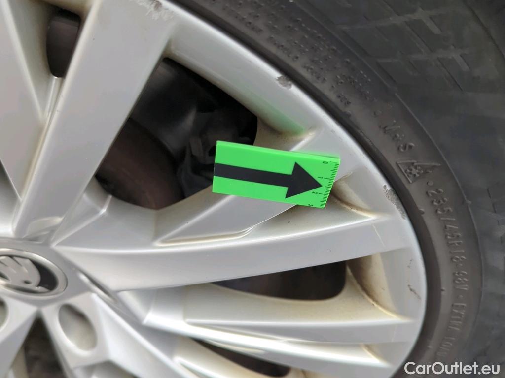  Skoda  Superb 2.0 TDI 200CP Style Combi DSG #16