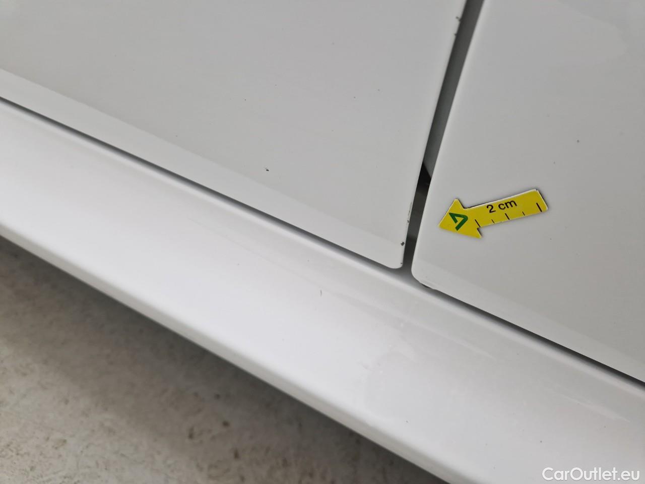  Toyota  Yaris 1.5 Hybrid Eco HYB Auto #2