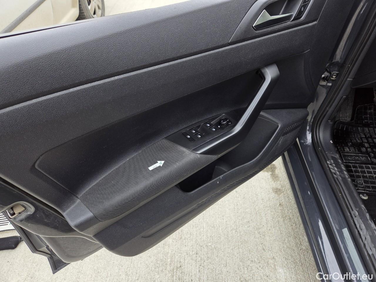  Volkswagen  Polo 1.0 80CP Trendline #38