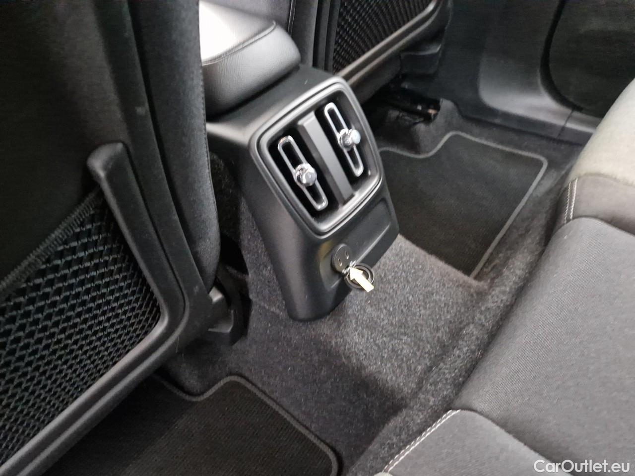  Volvo  XC 40 1.5 T5 PHEV Plus Dark Recharge DCT #13