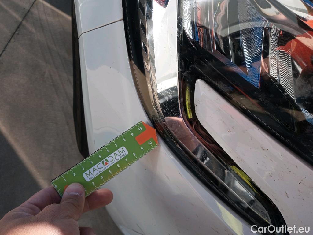  Renault  Clio RENAULT  / 2019 / 5P / berlina con portón Equilibre Blue dCi 74kW (100CV) #7