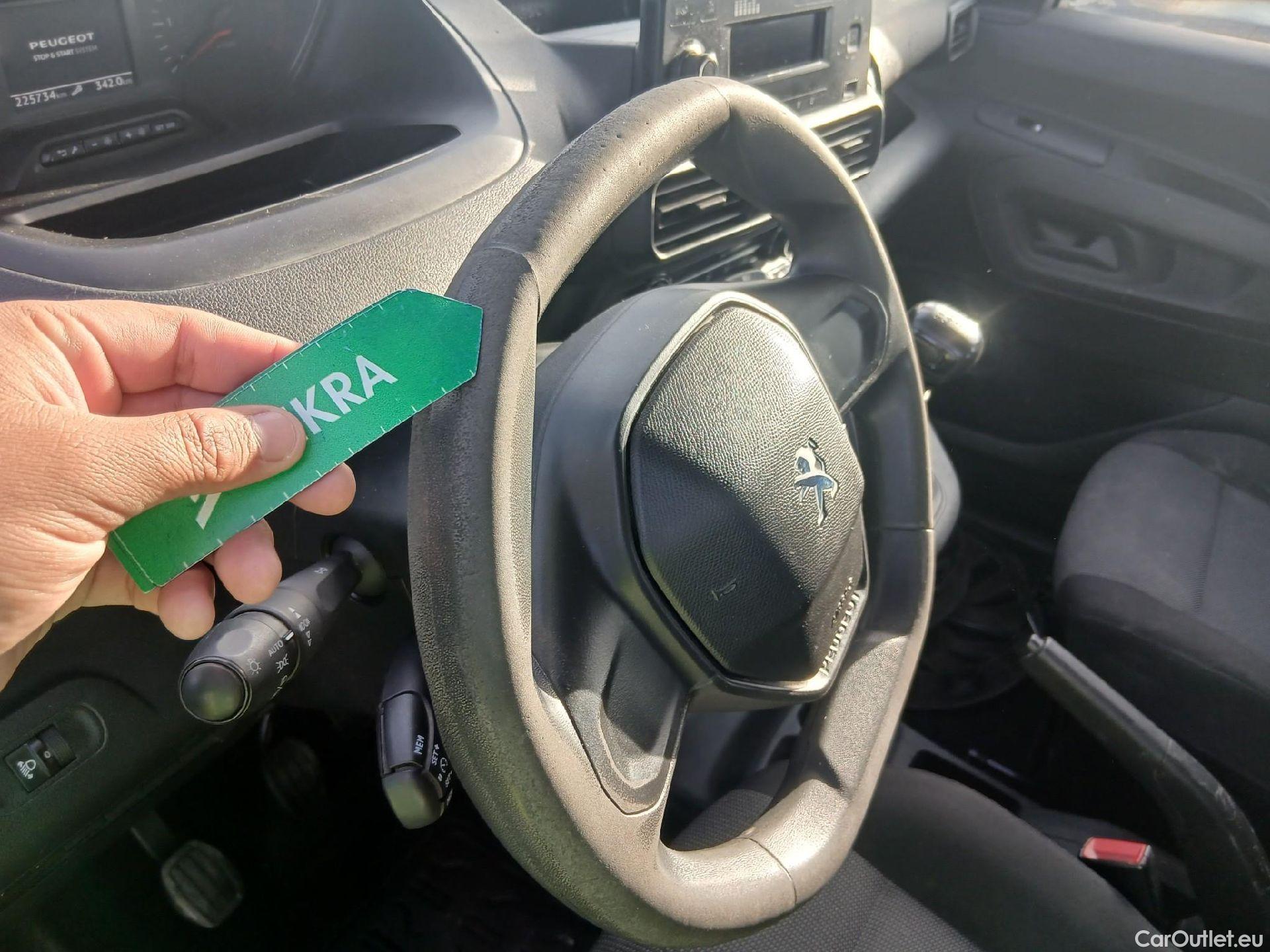  Peugeot  RIFTER PEUGEOT  / 2018 / 4P / combi Active Standard BlueHDi 73kW (IND) #32