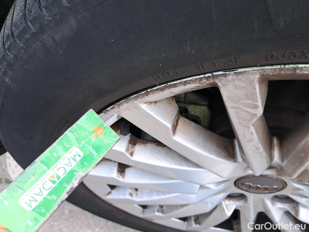  Audi  Q2 AUDI  / 2016 / 5P / todoterreno Design 30 TFSI 85kW (116CV) #8