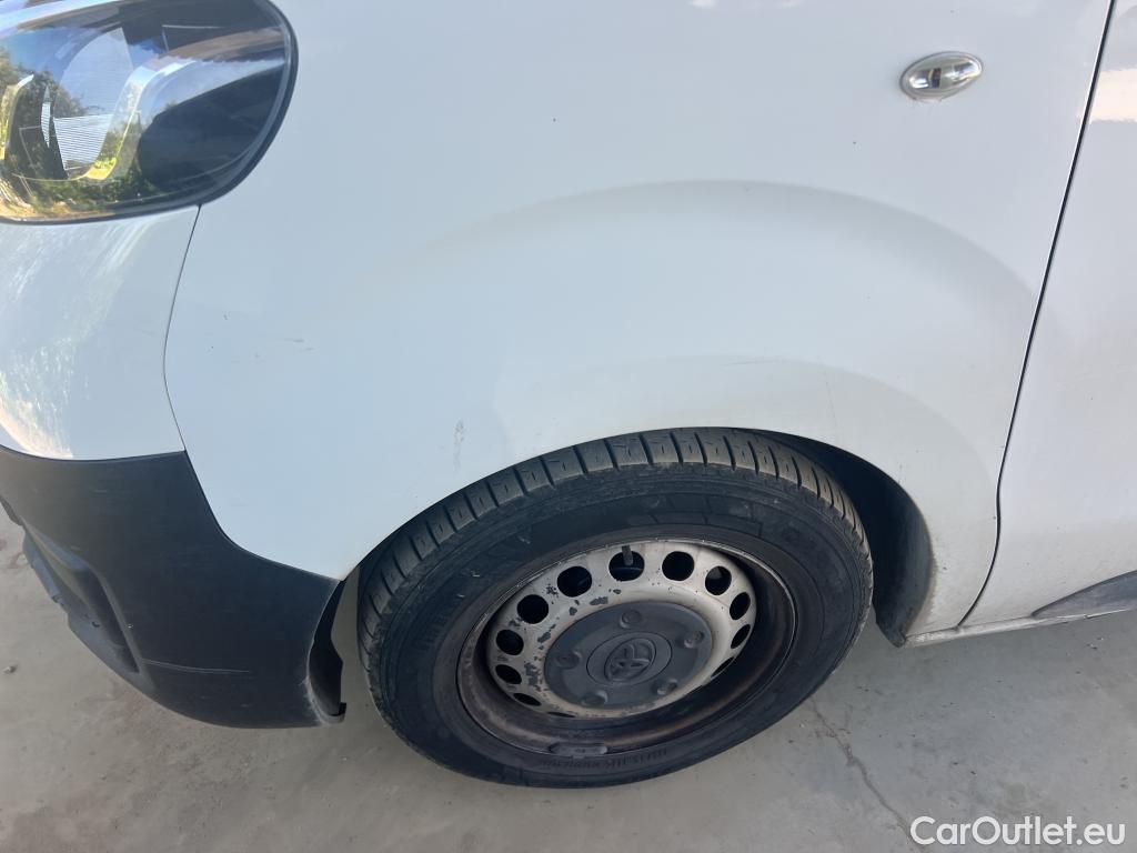  Toyota  Proace TOYOTA  / 2016 / 4P / furgón FU. MEDIO (L1) 2.0D 90kW COMFORT CARGA + #39