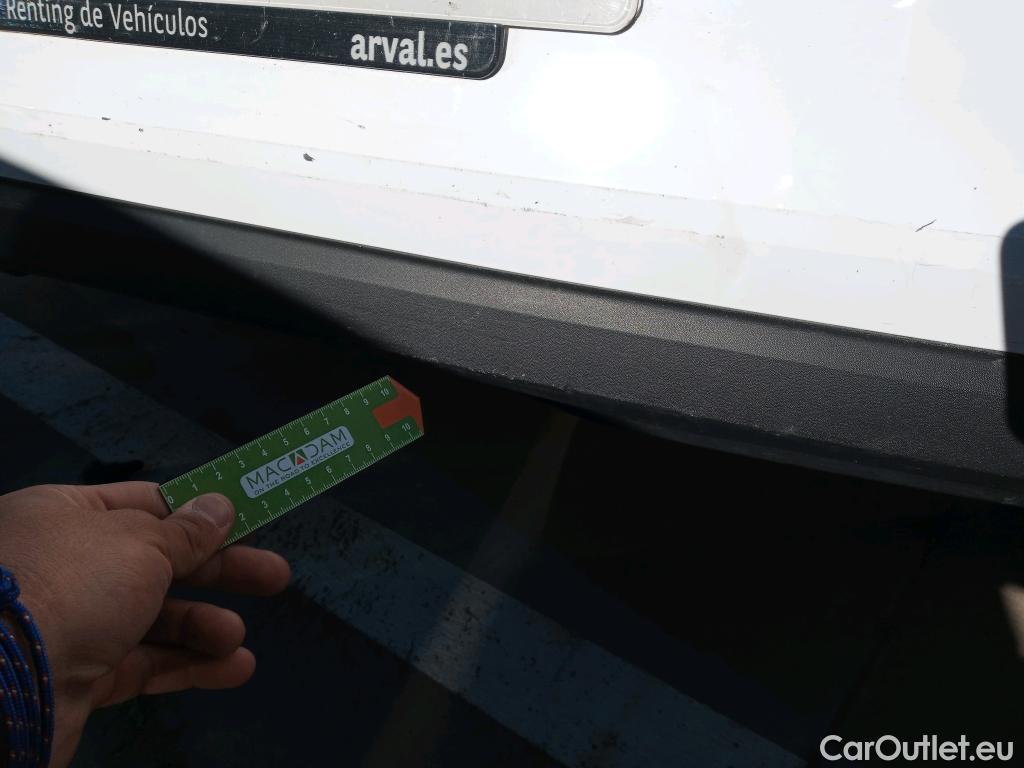  Renault  Clio RENAULT  / 2019 / 5P / berlina con portón Equilibre Blue dCi 74kW (100CV) #37