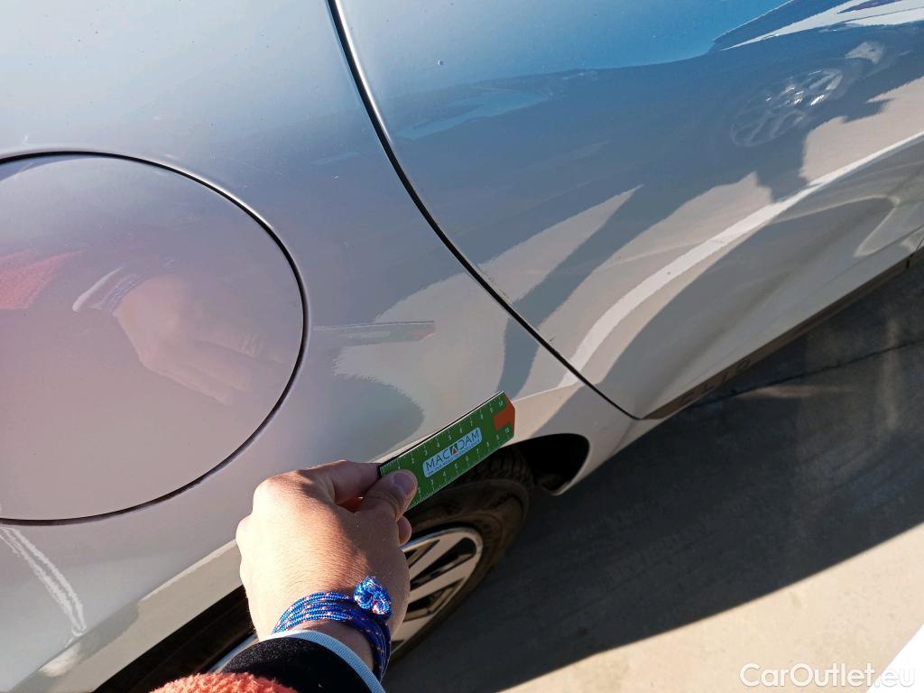  Renault  Clio RENAULT  / 2019 / 5P / berlina con portón Equilibre Blue dCi 74kW (100CV) #30