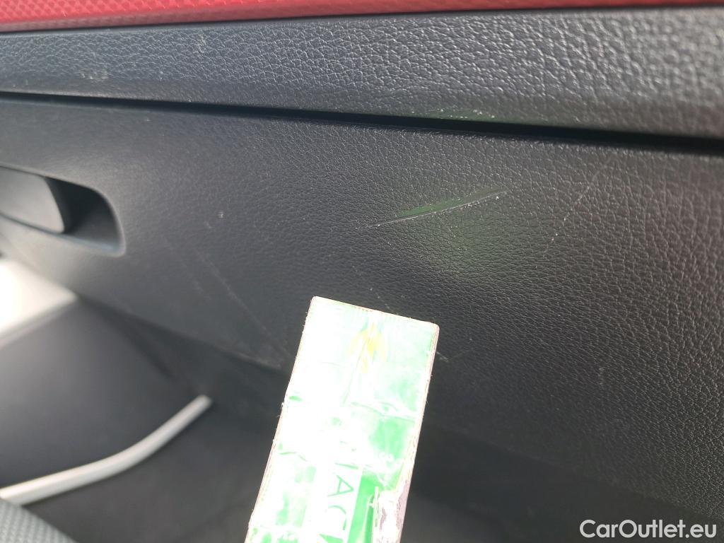  Audi  Q2 AUDI  / 2016 / 5P / todoterreno Design 30 TFSI 85kW (116CV) #12