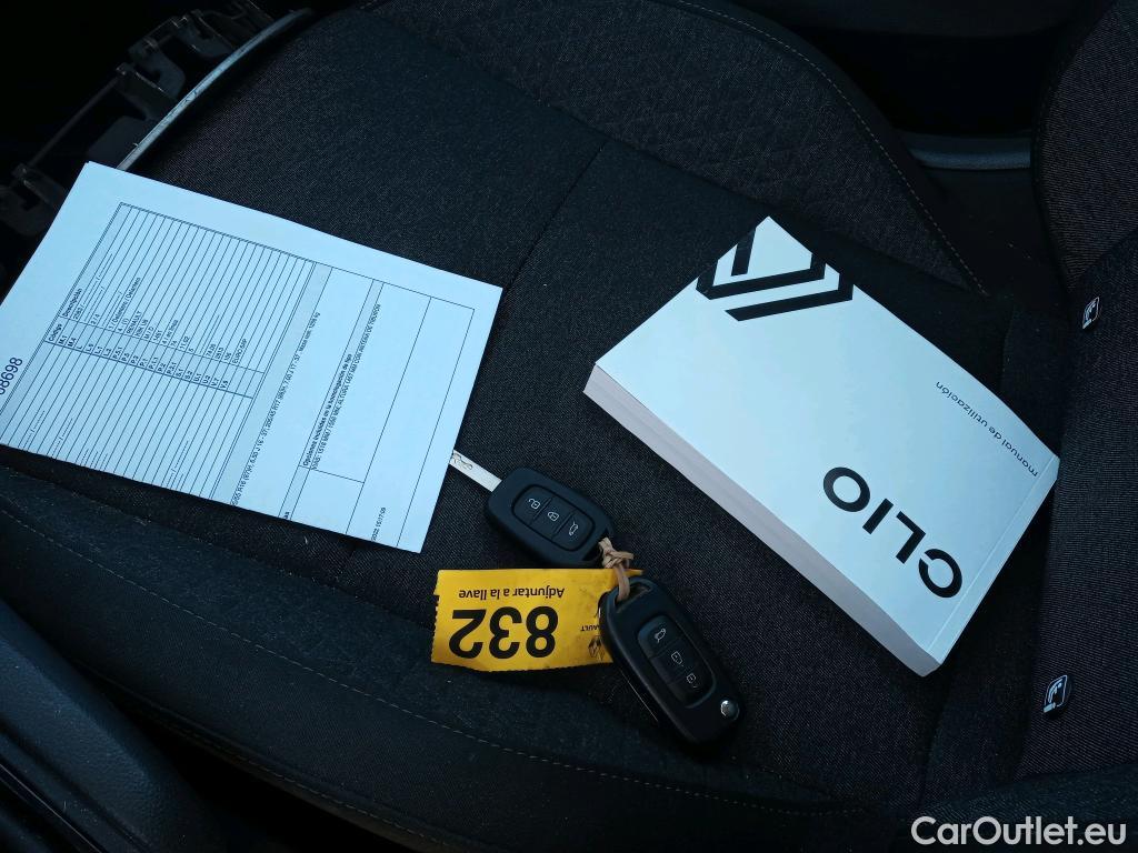  Renault  Clio RENAULT  / 2019 / 5P / berlina con portón Equilibre Blue dCi 74kW (100CV) #9