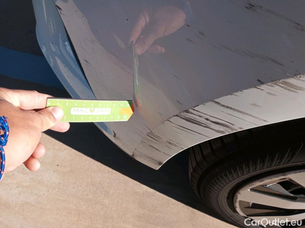  Renault  Clio RENAULT  / 2019 / 5P / berlina con portón Equilibre Blue dCi 74kW (100CV) #15