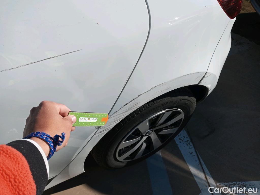  Renault  Clio RENAULT  / 2019 / 5P / berlina con portón Equilibre Blue dCi 74kW (100CV) #11