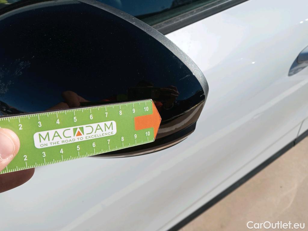  Renault  Clio RENAULT  / 2019 / 5P / berlina con portón Equilibre Blue dCi 74kW (100CV) #33