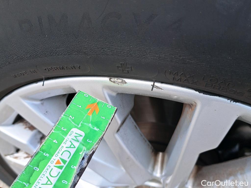  Audi  Q2 AUDI  / 2016 / 5P / todoterreno Design 30 TFSI 85kW (116CV) #26