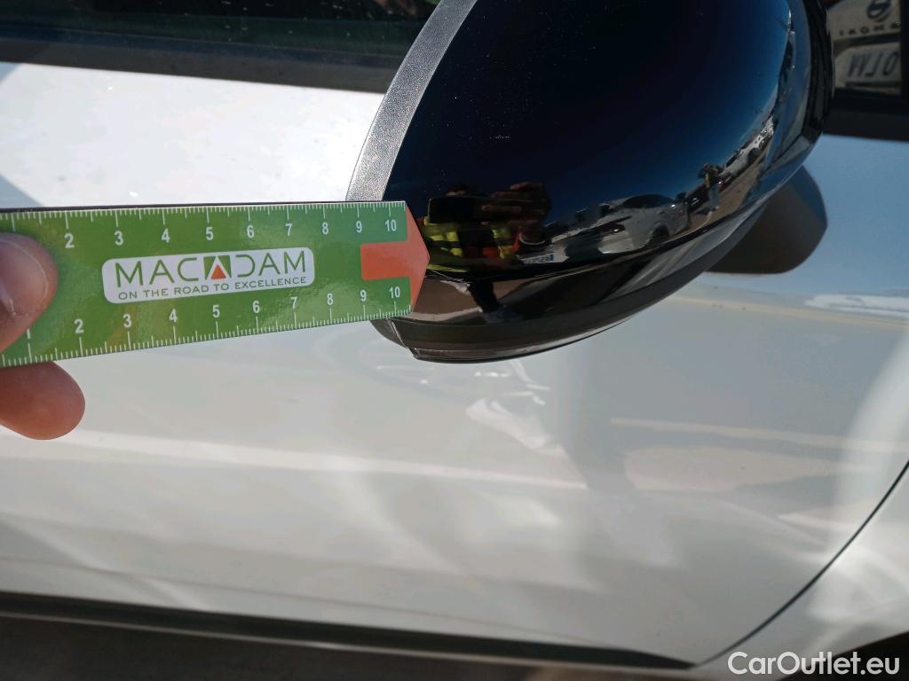  Renault  Clio RENAULT  / 2019 / 5P / berlina con portón Equilibre Blue dCi 74kW (100CV) #27