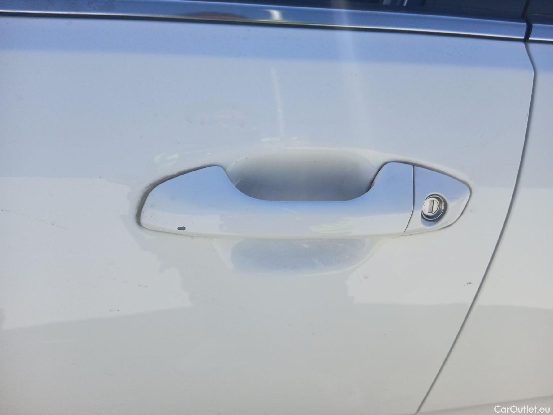  KIA  STONIC KIA  / 2017 / 5P / todoterreno 1.0 T-GDi 74kW (100CV) MHEV iMT Drive #14