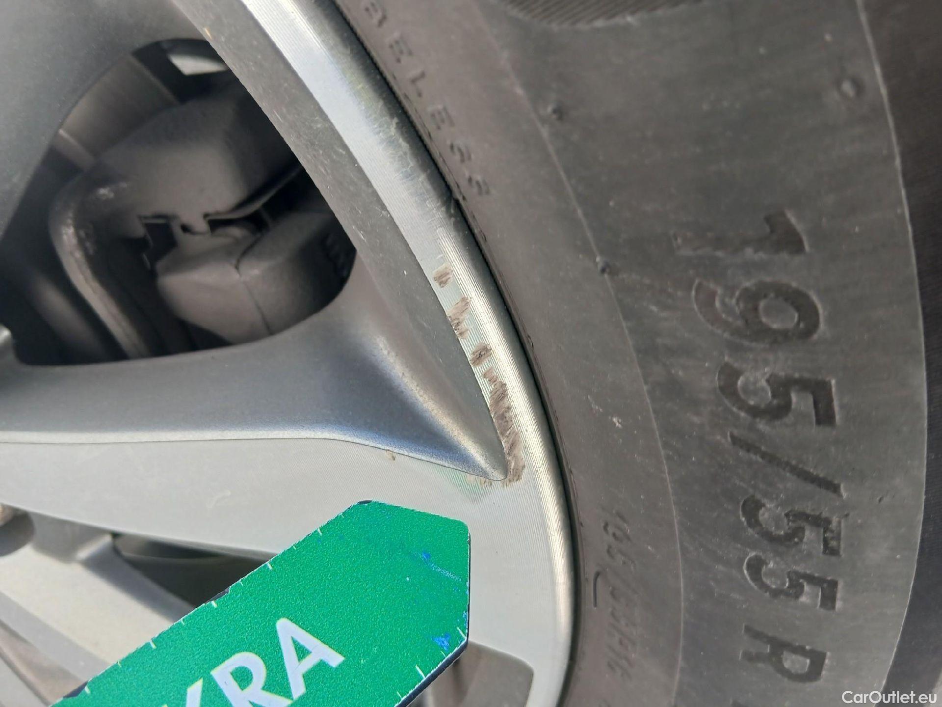  KIA  STONIC KIA  / 2017 / 5P / todoterreno 1.0 T-GDi 74kW (100CV) MHEV iMT Drive #16