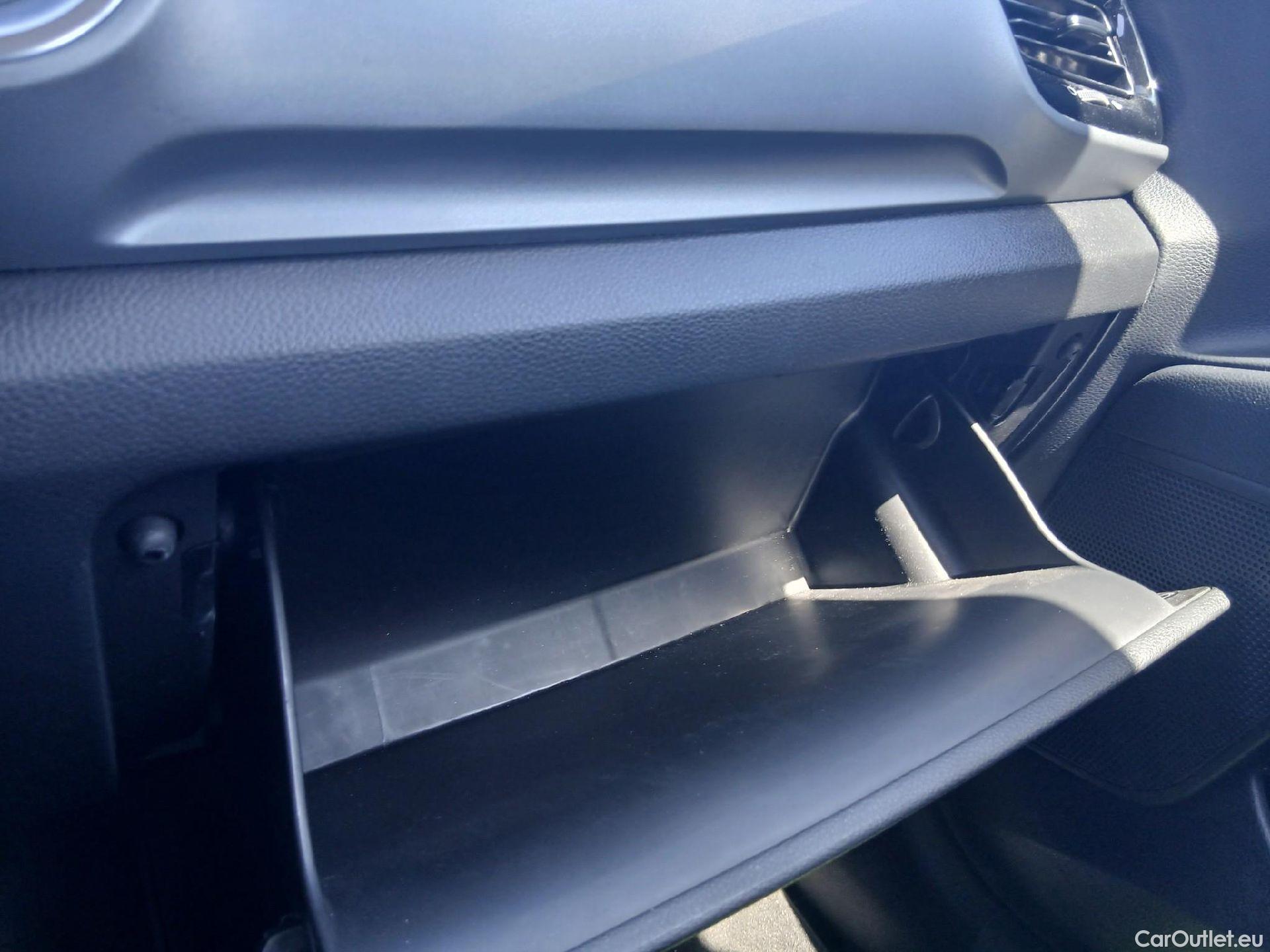  KIA  STONIC KIA  / 2017 / 5P / todoterreno 1.0 T-GDi 74kW (100CV) MHEV iMT Drive #2