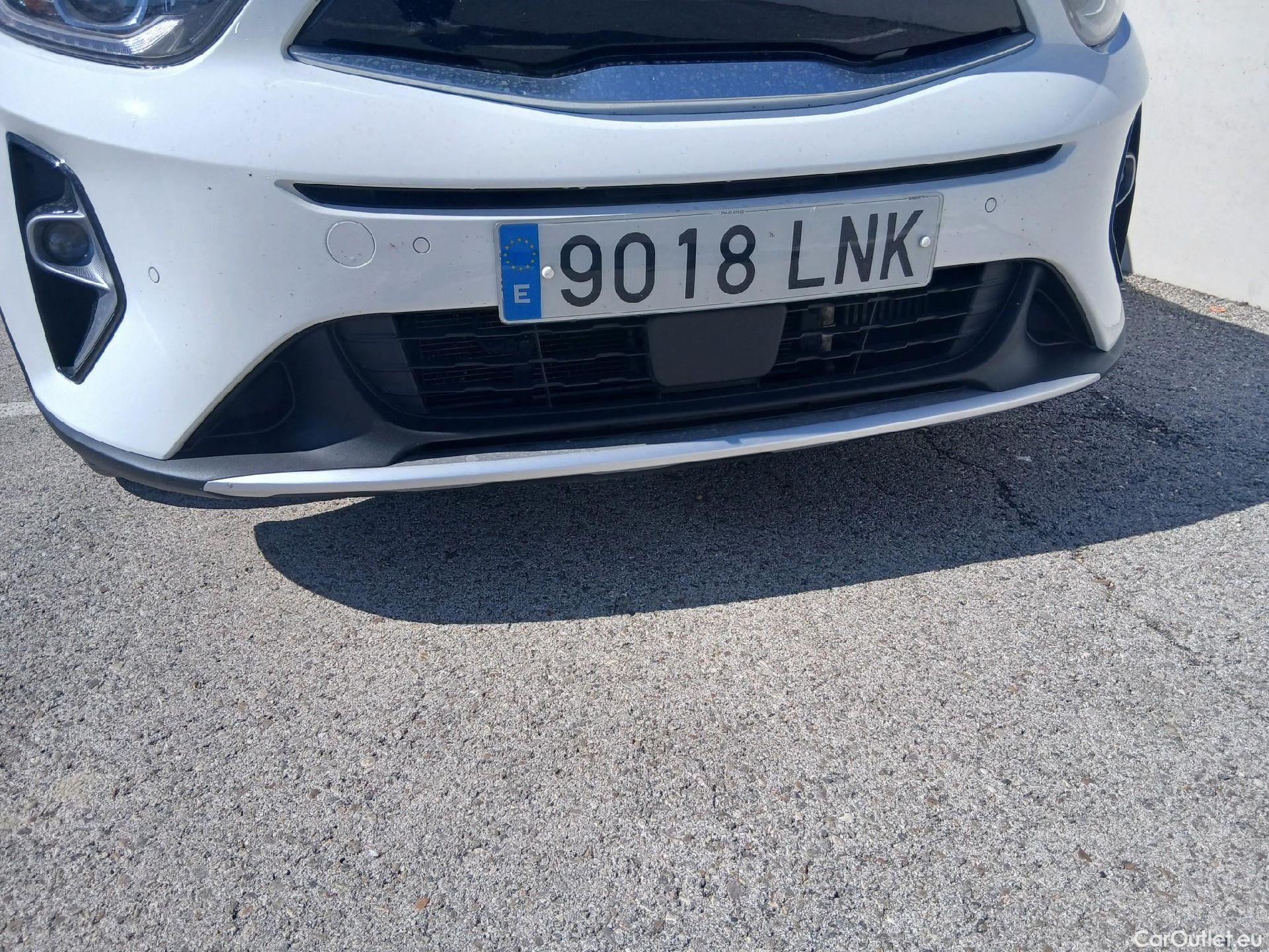  KIA  STONIC KIA  / 2017 / 5P / todoterreno 1.0 T-GDi 74kW (100CV) MHEV iMT Drive #9