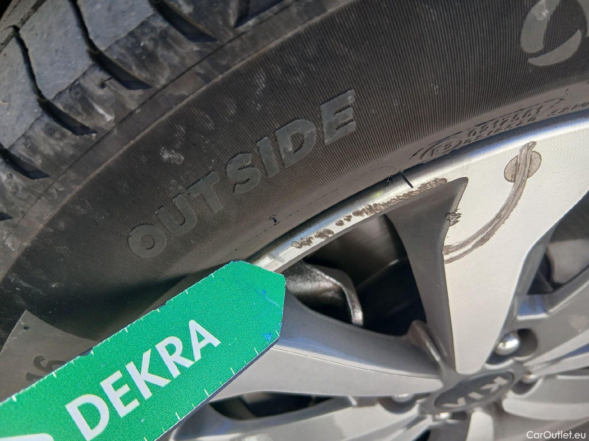  KIA  STONIC KIA  / 2017 / 5P / todoterreno 1.0 T-GDi 74kW (100CV) MHEV iMT Drive #11